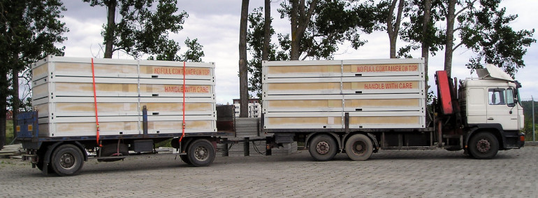 Transport kontenerów składanych