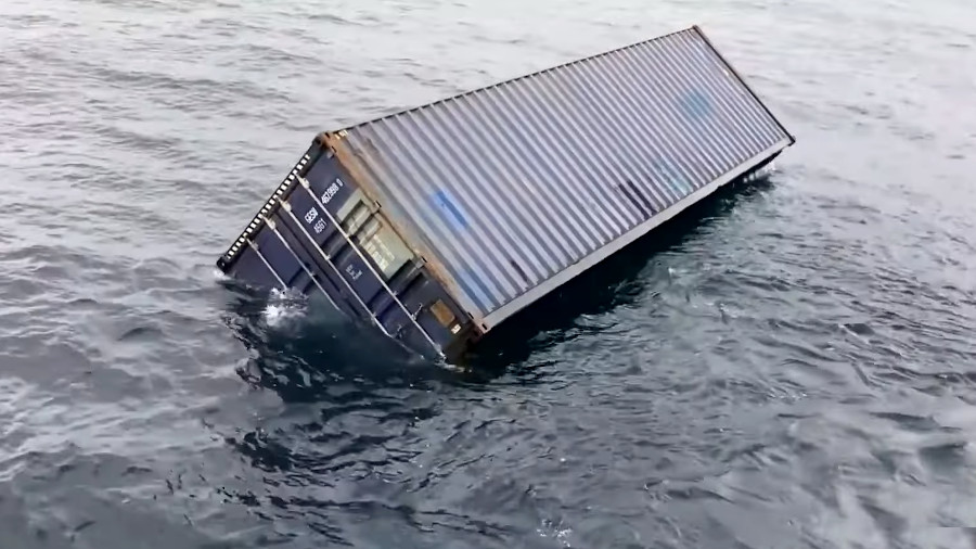 kontener unoszący się na wodzie