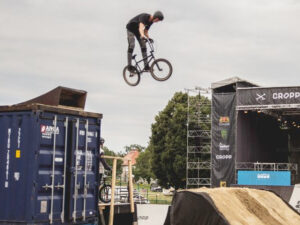 kontenery jako element scenografii